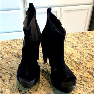 Pedro Garcia Peep Toe booties
